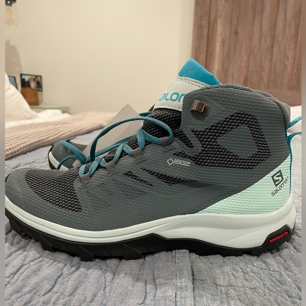 Salomon women’s hiking boots, size 8, NWT.